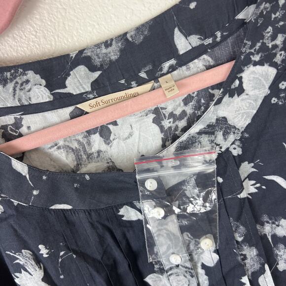 Soft Surroundings Blue Floral Tunic Top Roll Tab Sleeve Size L - Picture 9 of 11